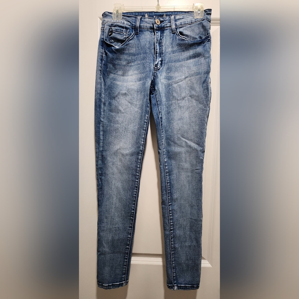 Kancan Classic Light Wash Straight Jeans